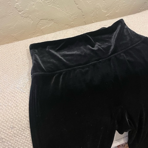 SPANX VELVET LEGGINGS - LIKE NEW - Picture 4 of 6
